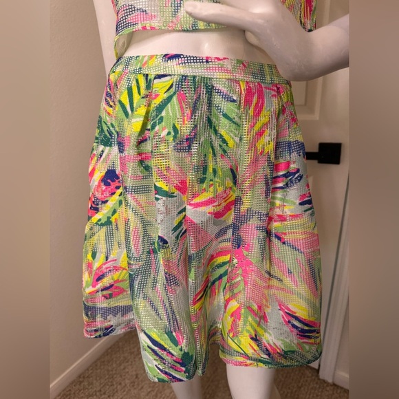 Lilly Pulitzer Colorful Tropical Print Teo Piece Set Size 4. - Picture 4 of 12